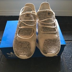 Kids adidas tubulars